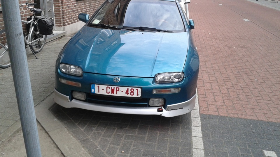 губа — Mazda 323 V