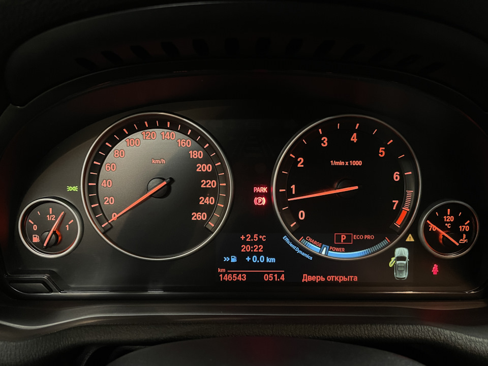 Ракурс 3 — BMW X3 (F25). Запчасти на фото: 10020140