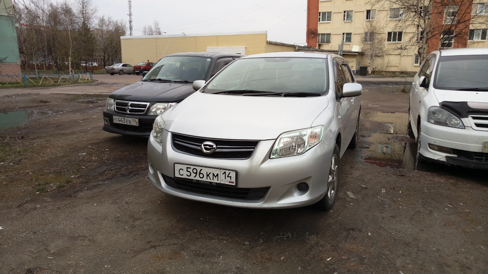 Toyota Corolla Fielder Серый Фил