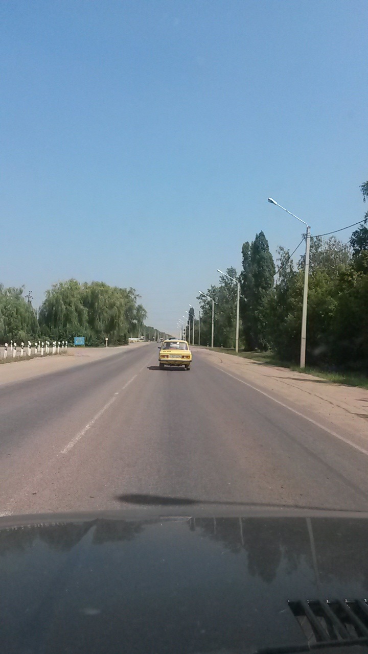 уверенно ведет себя на дороге — ЗАЗ 968