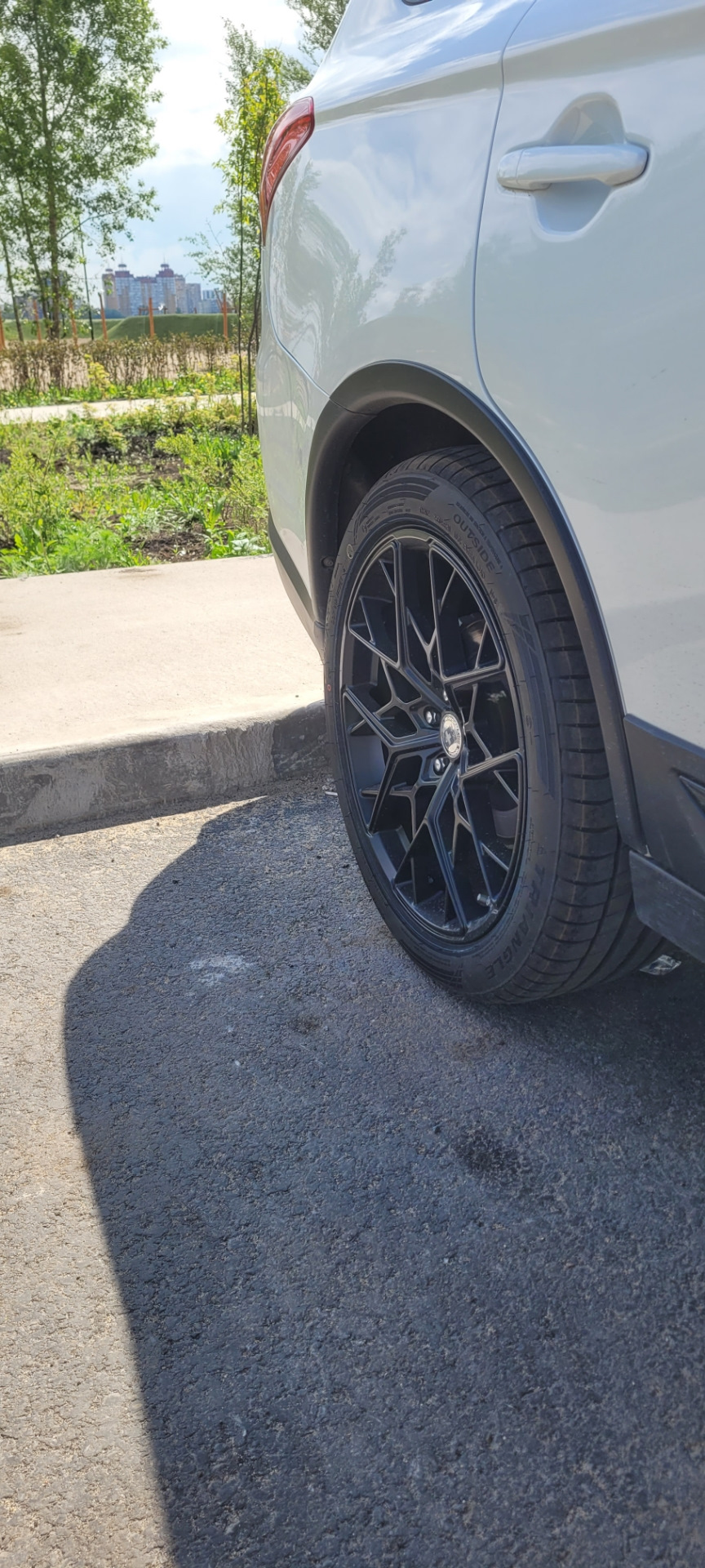 Тыц — Mitsubishi Outlander (3G)