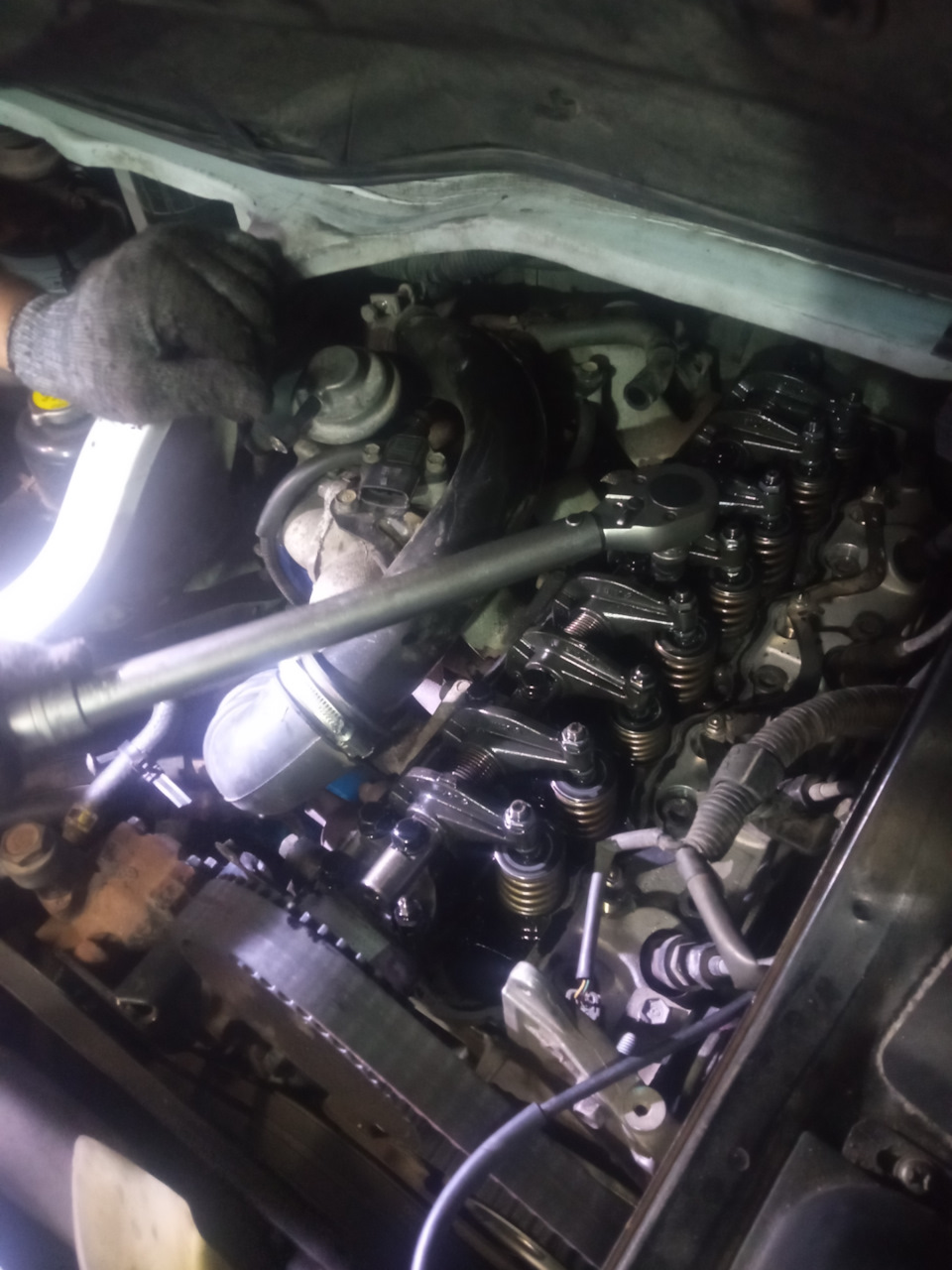 Попутно проверили клапана-в норме — Hyundai Porter (3G)