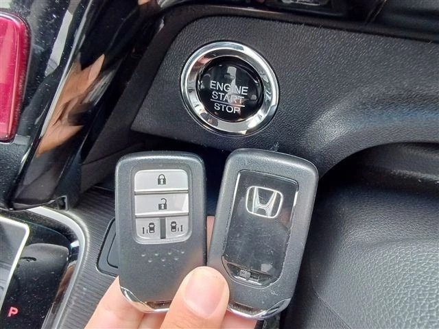 урра, 2 ключа! — Honda Stepwgn (5G)