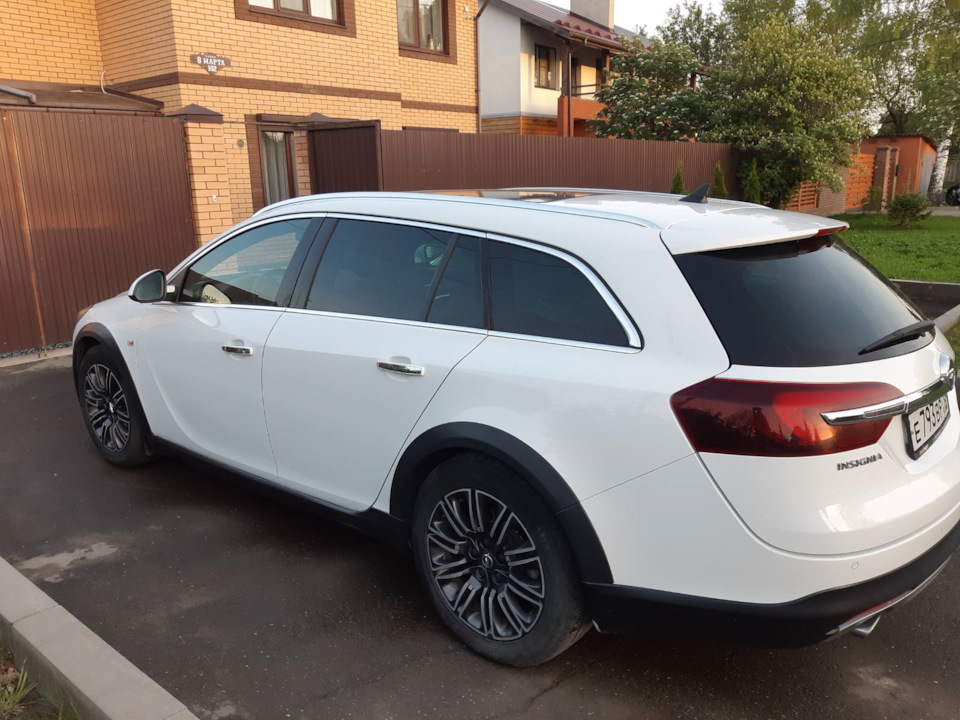Фото в бортжурнале Opel Insignia Country Tourer (1G)