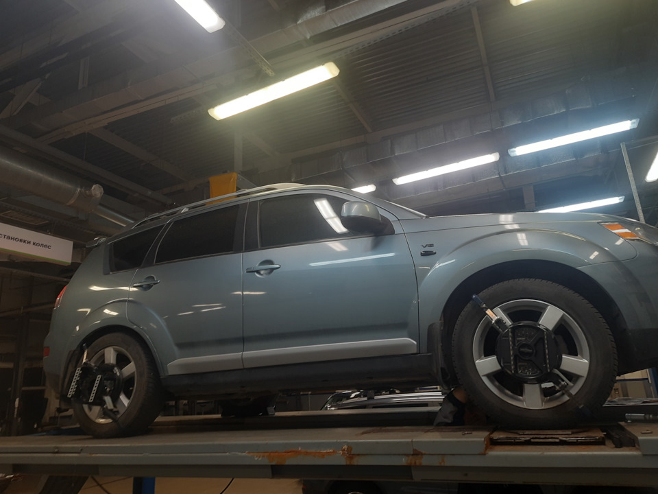 Фото в бортжурнале Mitsubishi Outlander XL