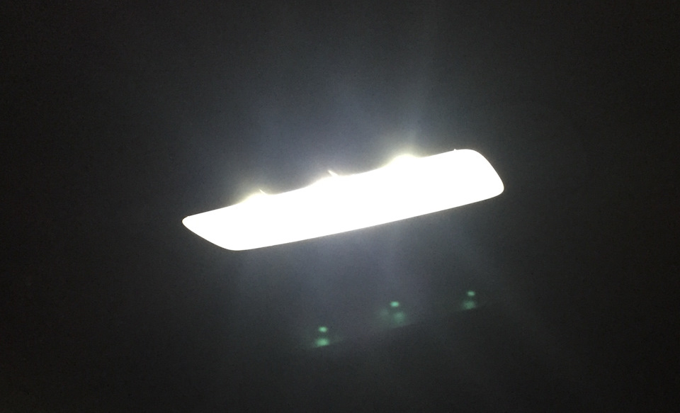 LED-потолочная подсветка сзади (3 лампы) — Volkswagen Golf Plus
