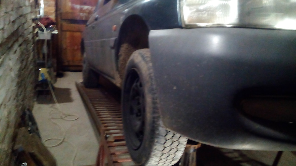 Привез эстакаду в гараж (на эскорте). — Ford Escort Mk6