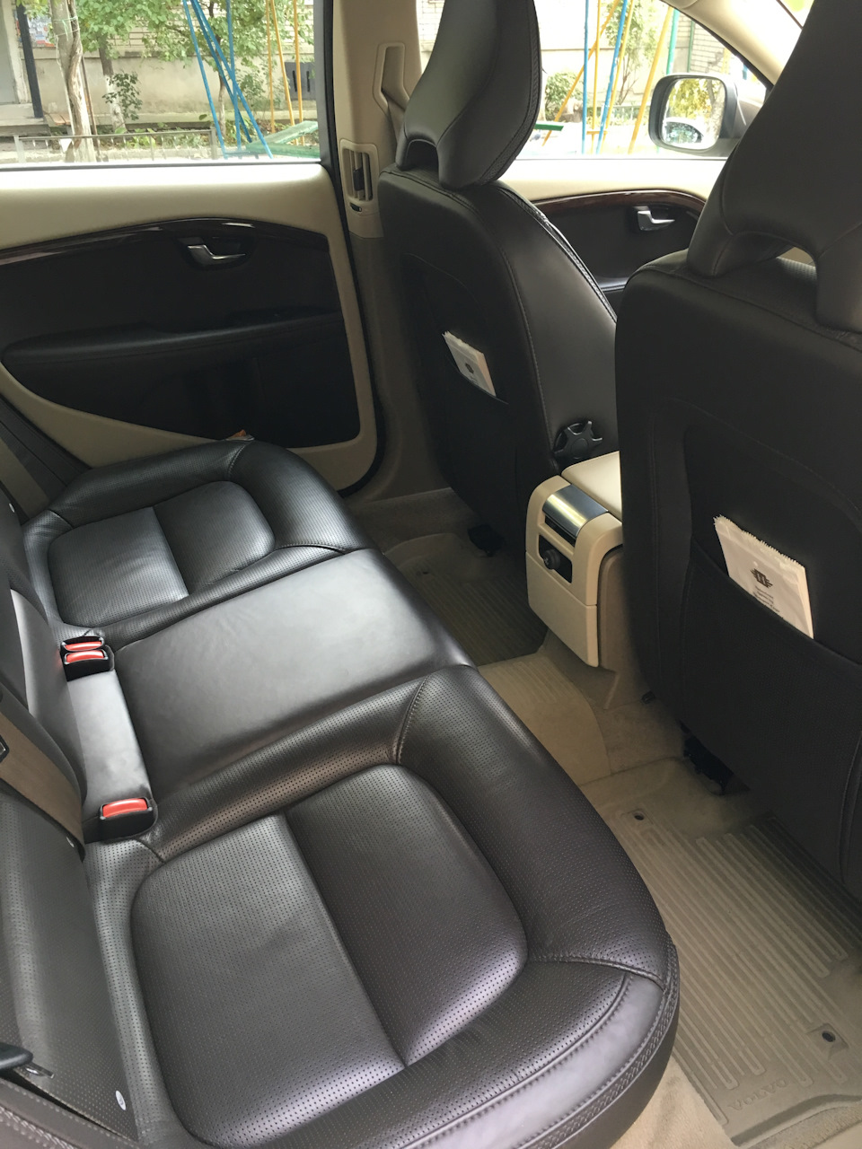 Фото в бортжурнале Volvo XC70 III