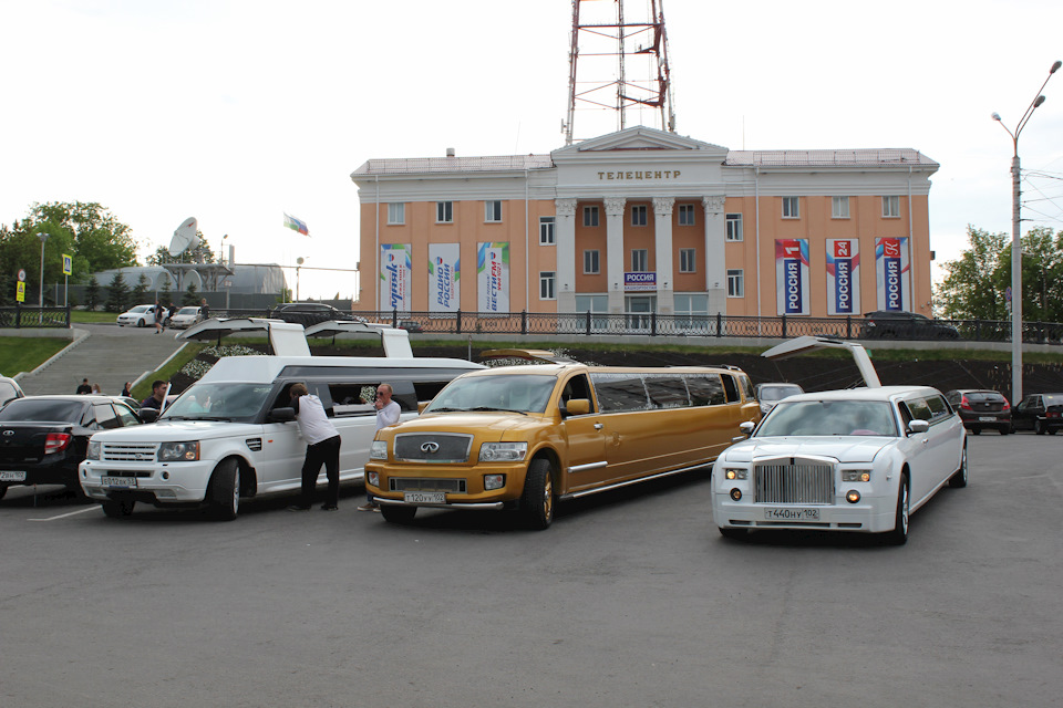 3 — Lada Ларгус. Запчасти на фото: Rotalla 102