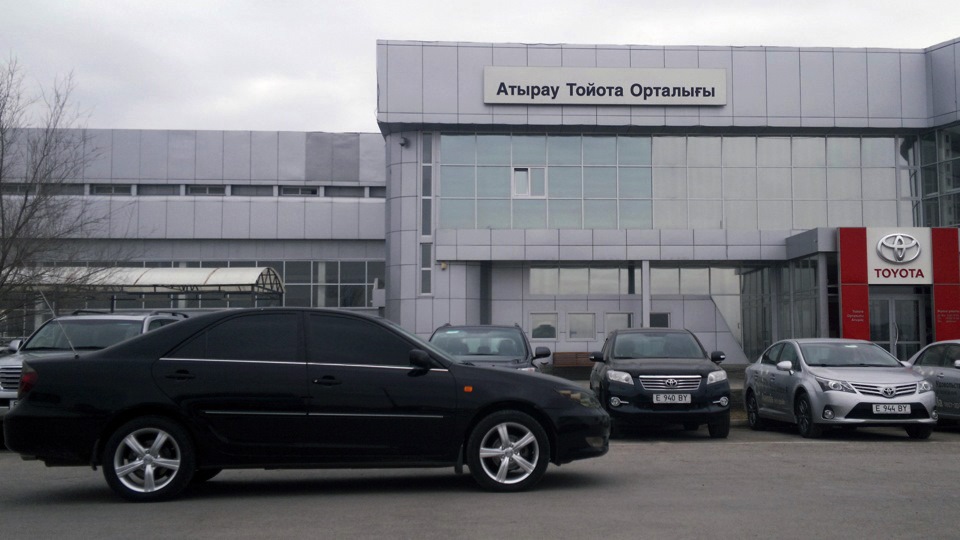 Toyota Camry ··•••Black in Black•••··