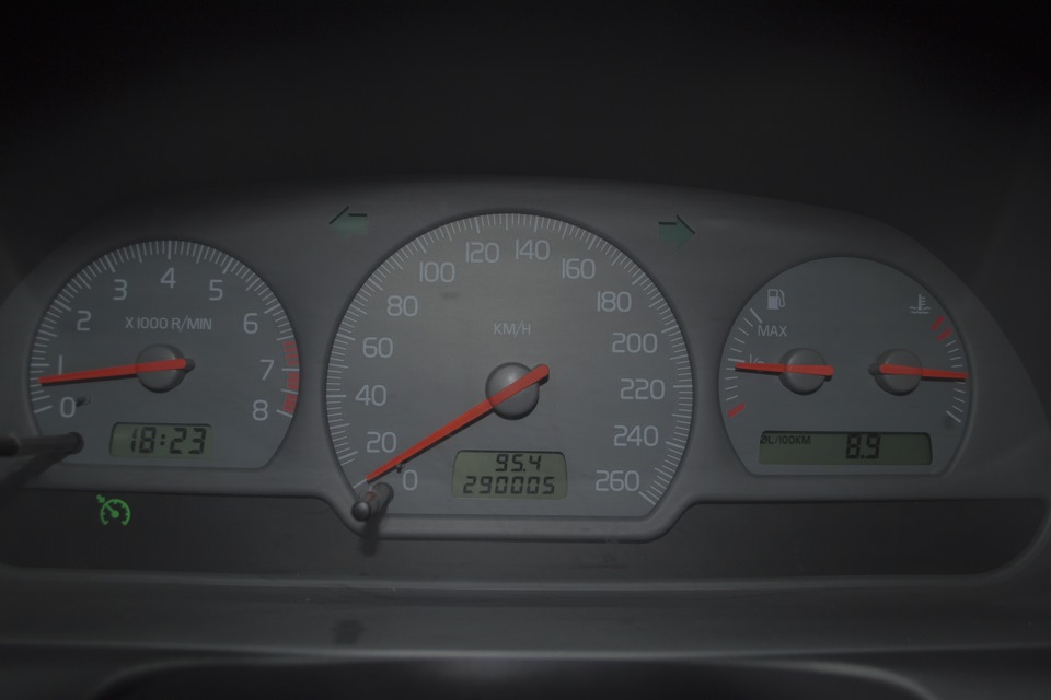 Фото в бортжурнале Volvo V40 (1G). Запчасти на фото: 500062