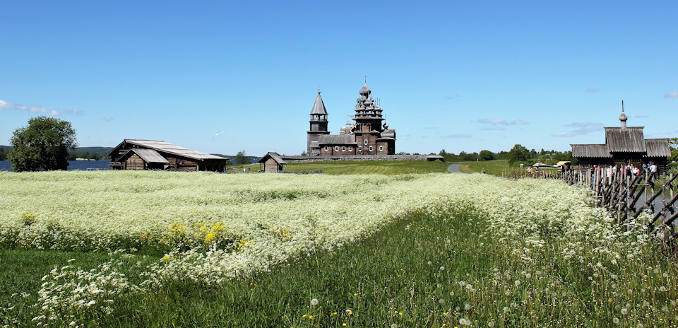 3 — Lada Ларгус