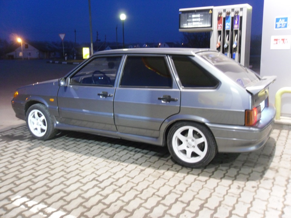 сел где то еще на 1см — Lada 2114