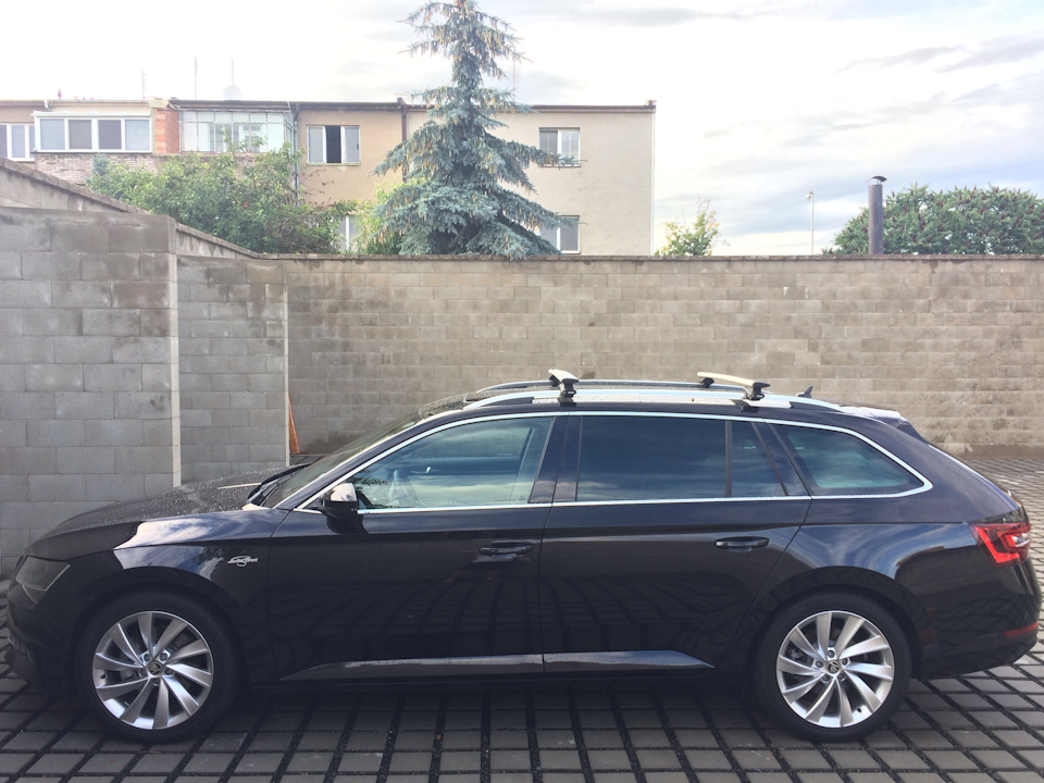 не портят вид — Skoda Superb Combi (Mk3)