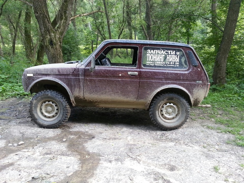 :) вроде даже есть такой стиль, когда зад опускают, а морду задирают — Lada 4x4 3D
