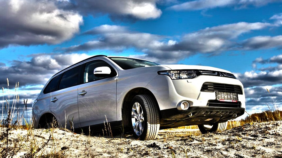 Mitsubishi Outlander Full size SUV