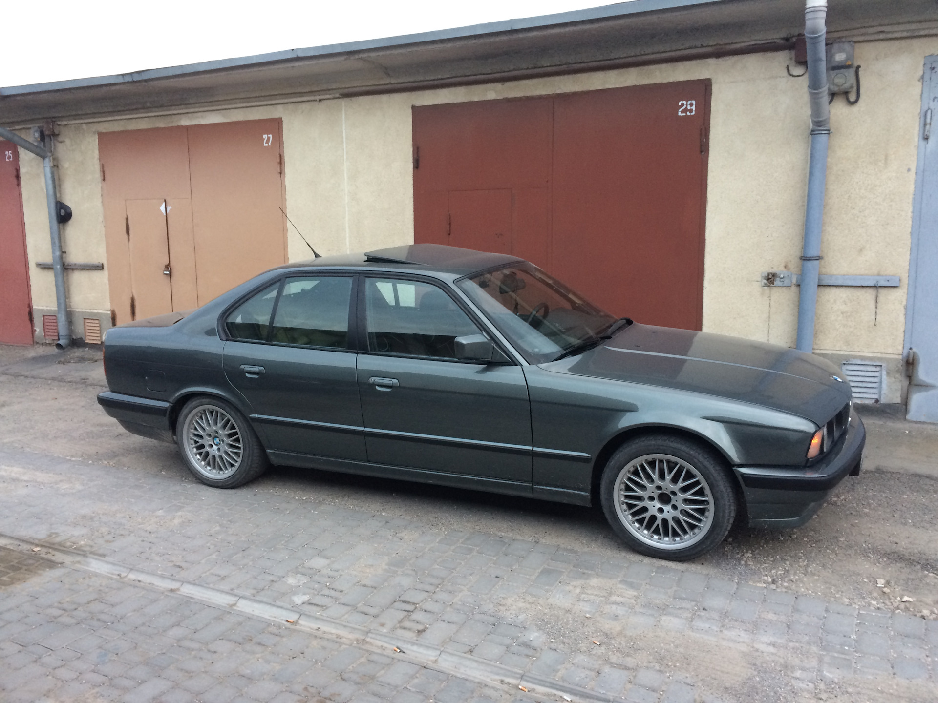 Самая спонтанная покупка года! R17 — BMW 5 series (E34) бензин, 2 л ...