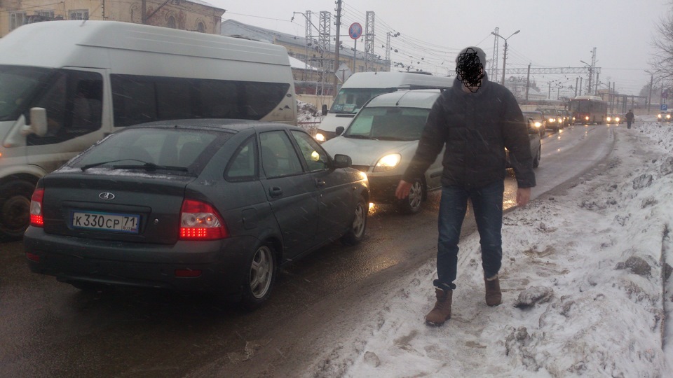 Любитель встречки — Lada Приора хэтчбек