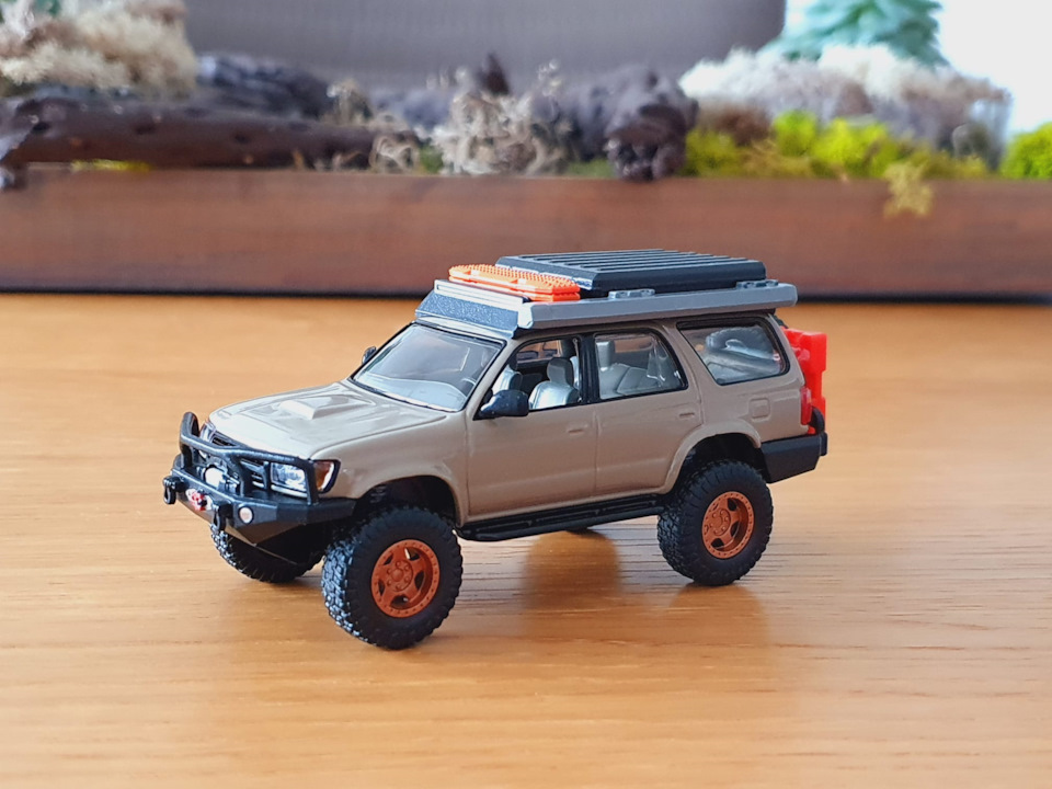 2000 Toyota 4Runner, Hot Wheels Premium 1:43 — Сообщество