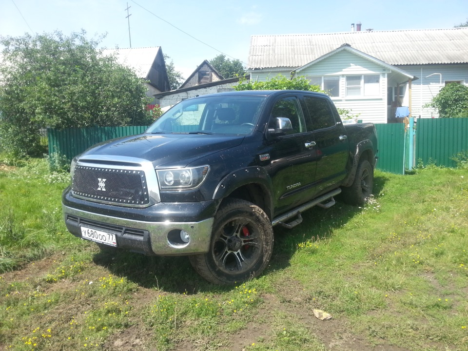 Фото в бортжурнале Toyota Tundra (II)