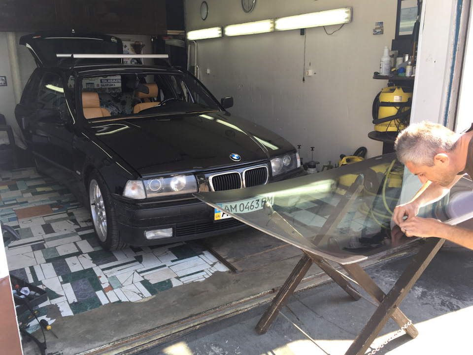 Процесс замены стекла — BMW 3 series Touring (E36)