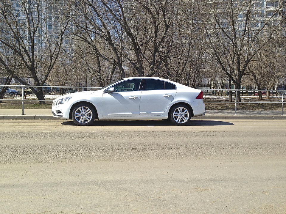 Солнечно, на просвет, + сзади шторки ! — Volvo S60 (2G)