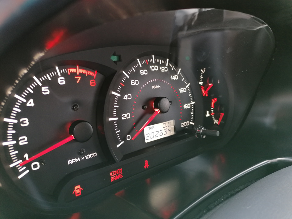 При включенном зажигании — Hyundai Accent (2G)