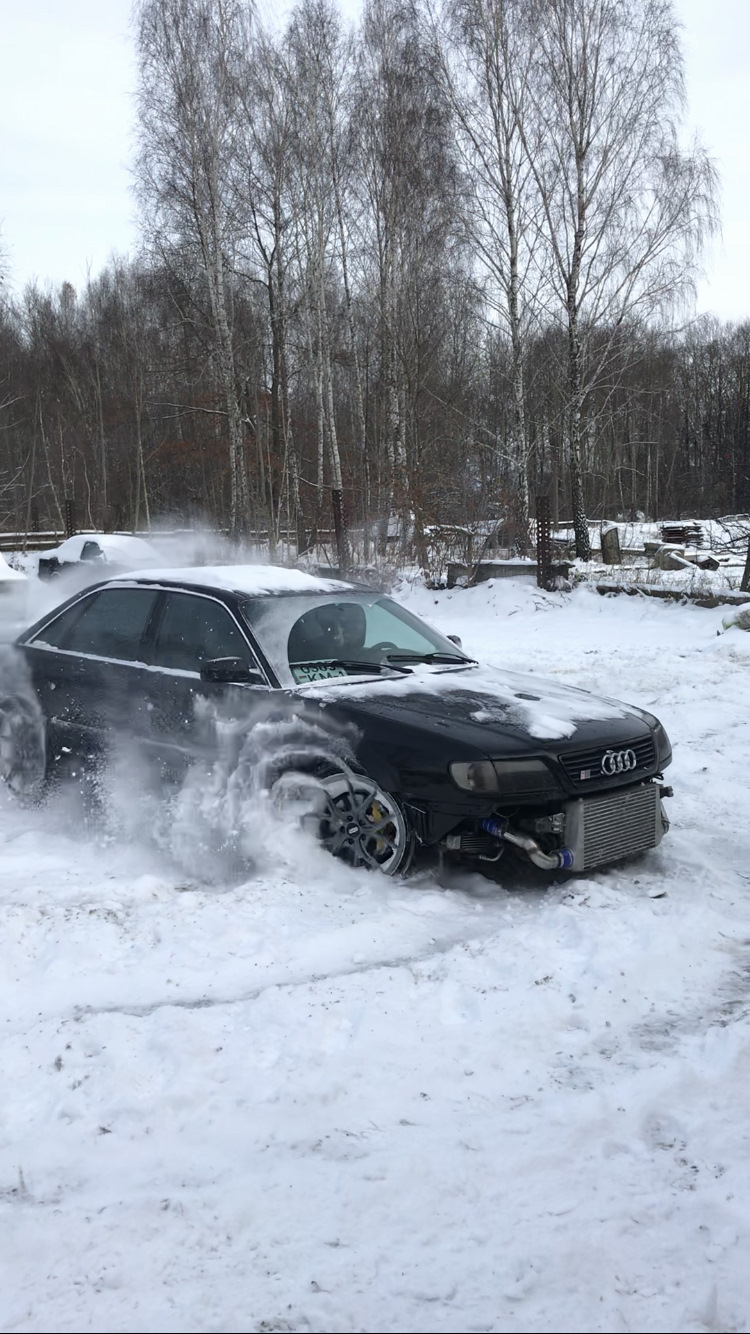 Фото в бортжурнале Audi S6 (C4)