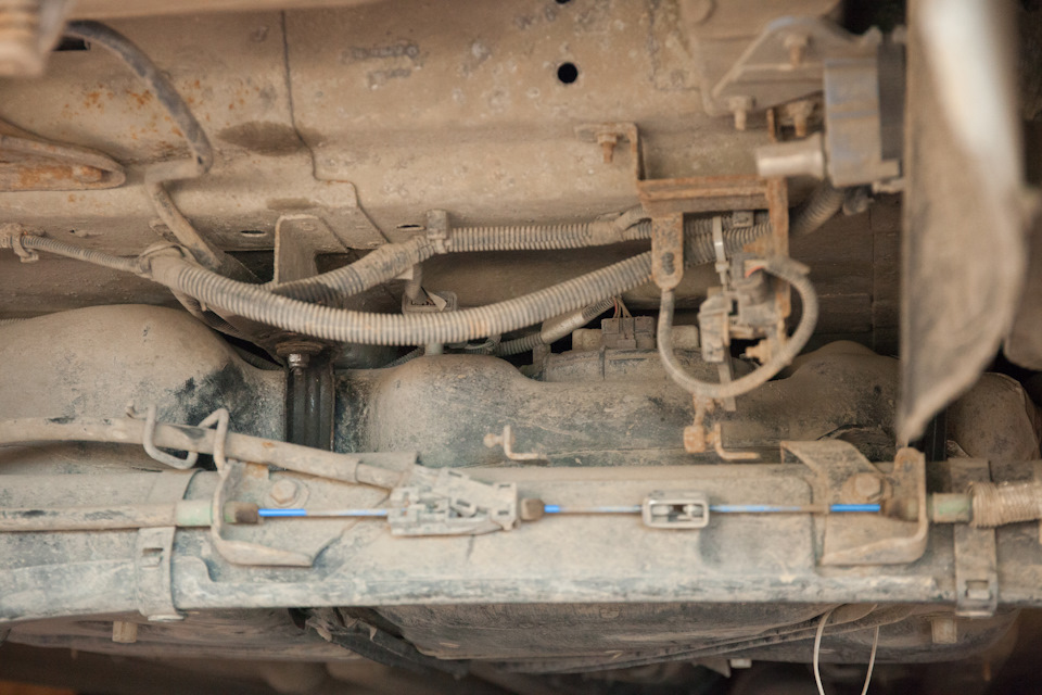 После снятия запаски стало видно бензонасос — Citroen C4 Picasso (1G)