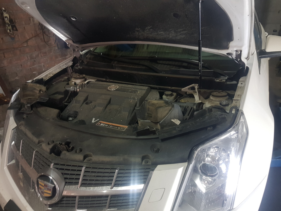 Погнали — Cadillac SRX (2G)