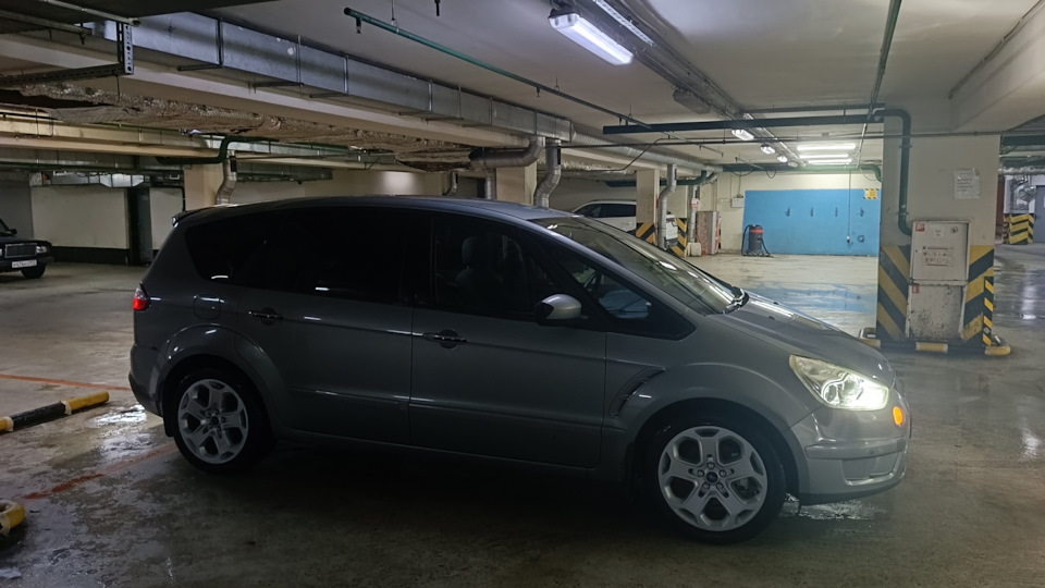 Ford S-Max БОДРЫЙ ДОРЕСТ