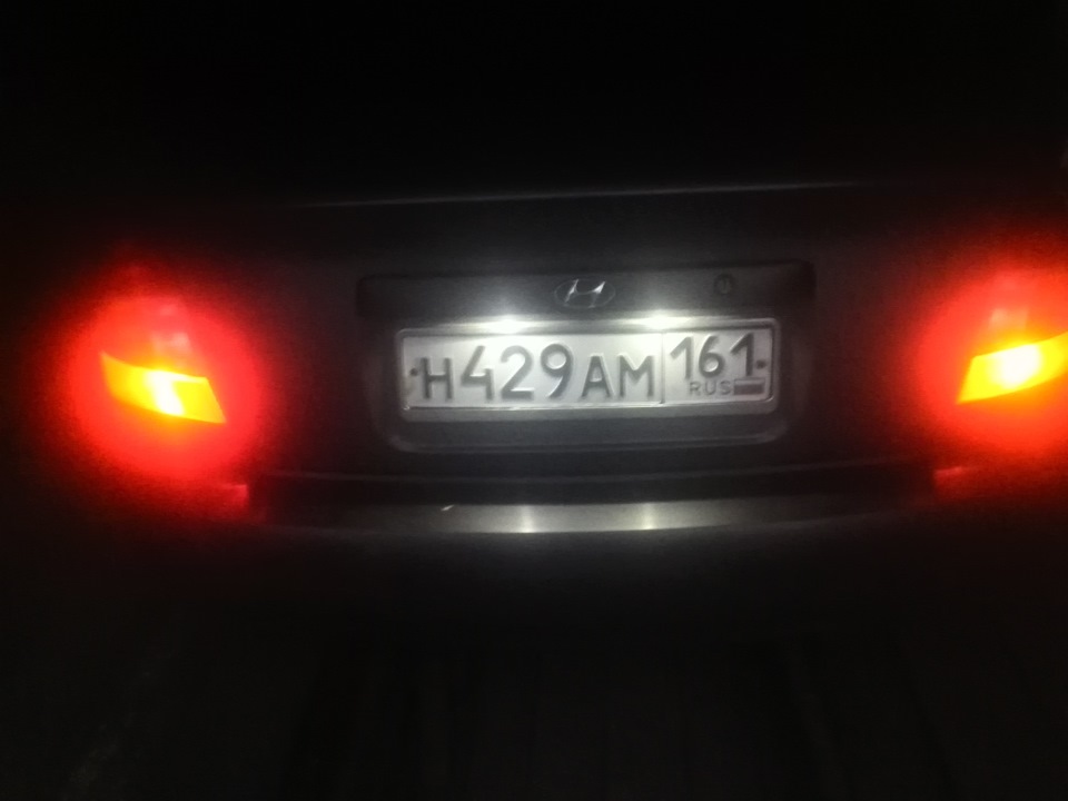 еще на старых номерах — Hyundai Accent (2G)