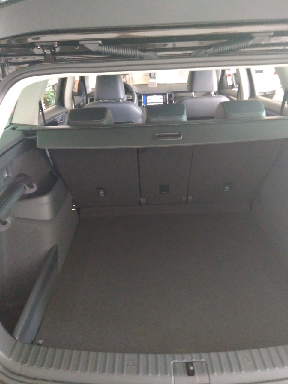 Фото в бортжурнале Toyota RAV4 (IV)