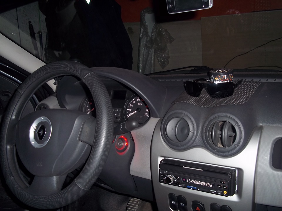Фото в бортжурнале Renault Logan (1G)