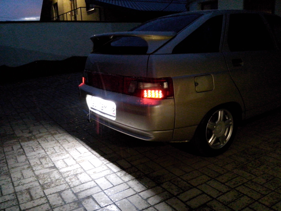 Начал делать фотки и снег пошел) — Lada 21124