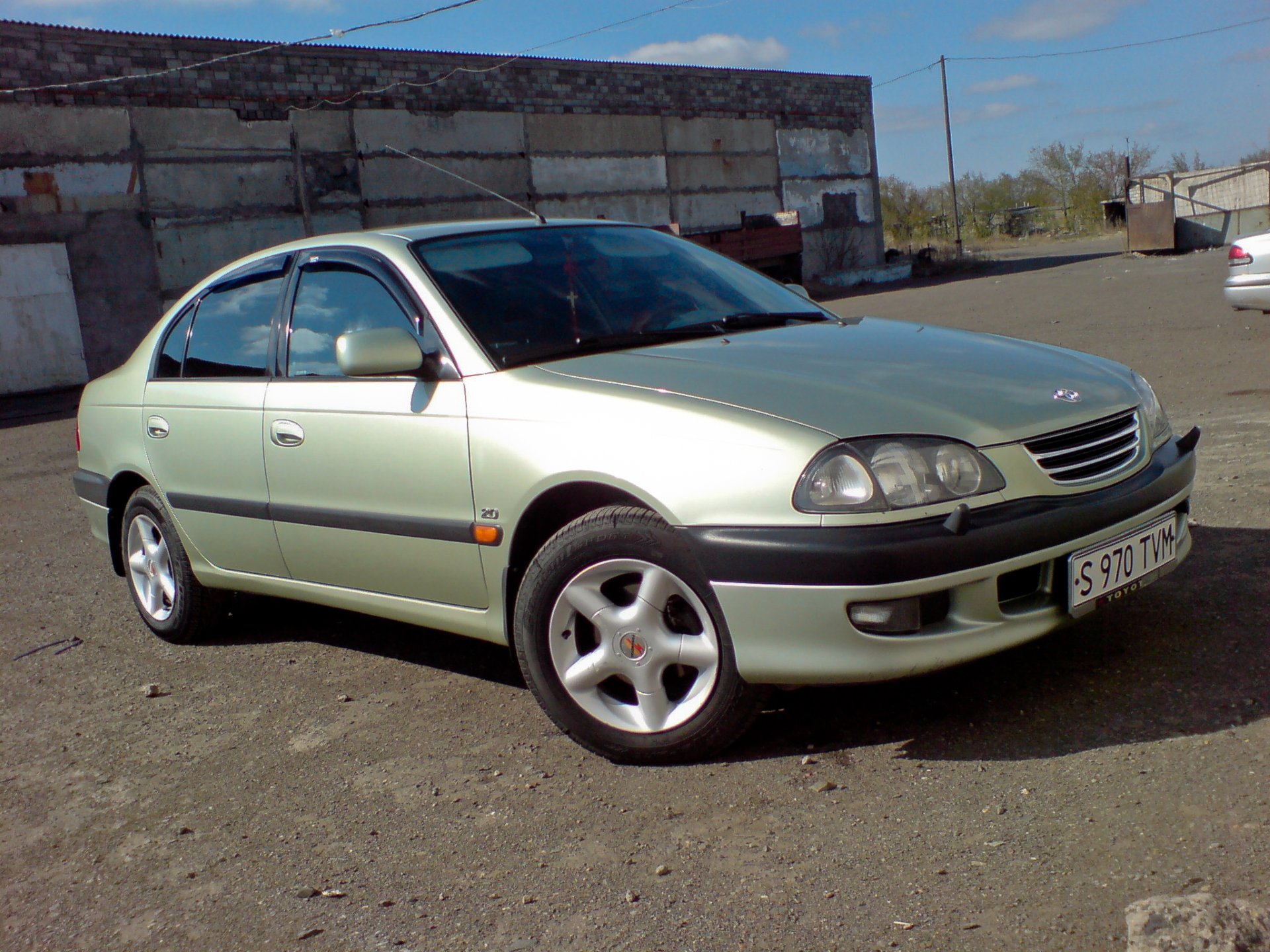 Фото в бортжурнале Toyota Avensis I