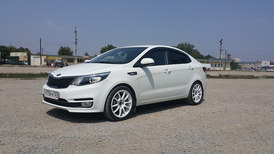 На 17х — KIA Rio (3G)