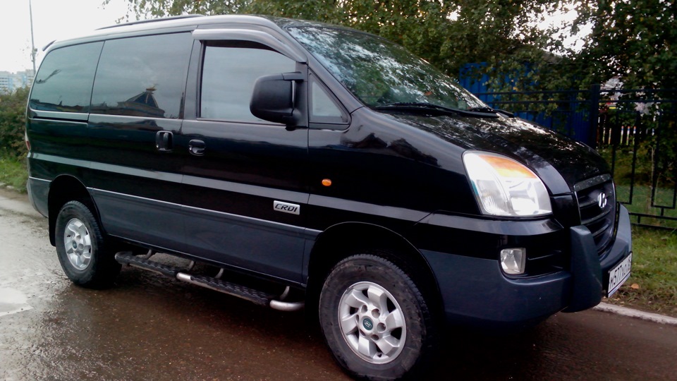 Hyundai Starex 4WD hands full