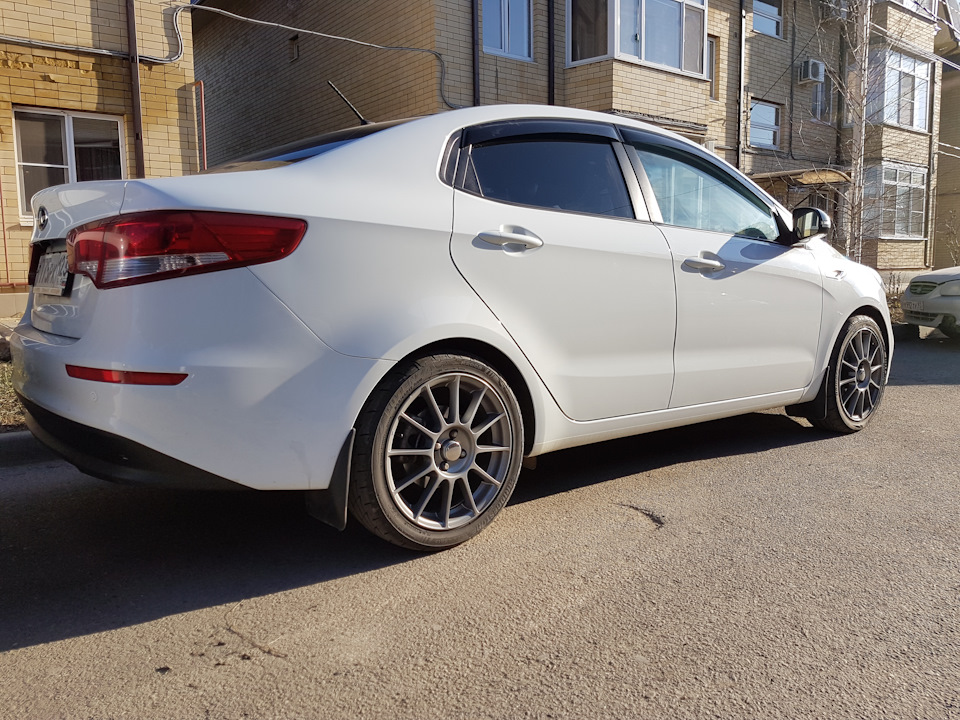 Вид со стороны — KIA Rio (3G)