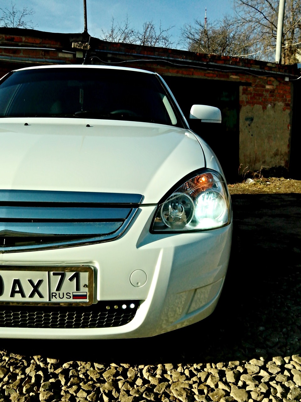 1 — Lada Приора хэтчбек