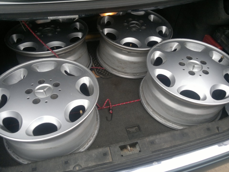 Photo from the logbook Mercedes-Benz E-Class (W210)