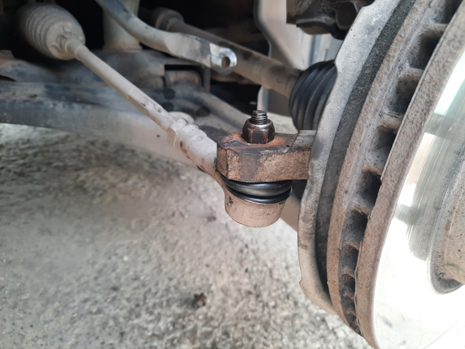 56828-22000 — Mitsubishi Lancer X. Запчасти на фото: 5682822000