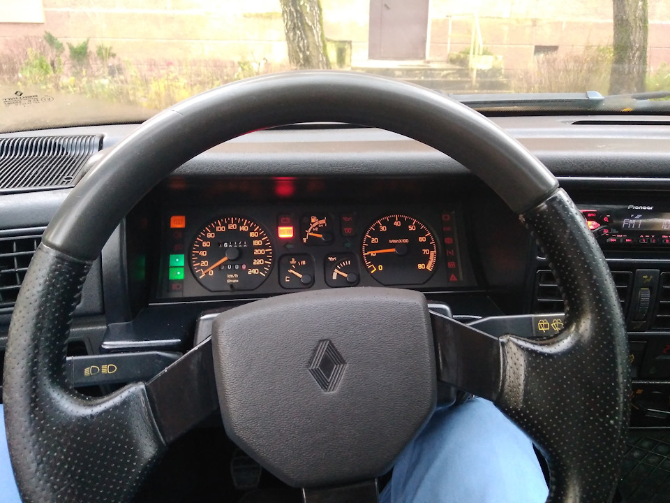 Фото в бортжурнале Renault 19