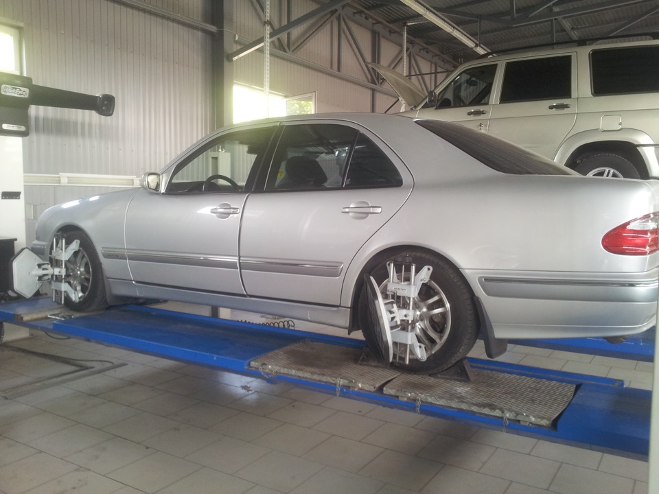 Фото в бортжурнале Mercedes-Benz E-Class (W210)