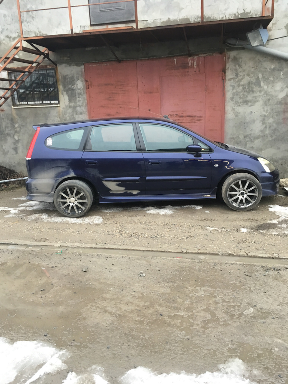 Диски до покраски.Вблизи все очень плохо смотриться. — Honda Stream (RN1-5)