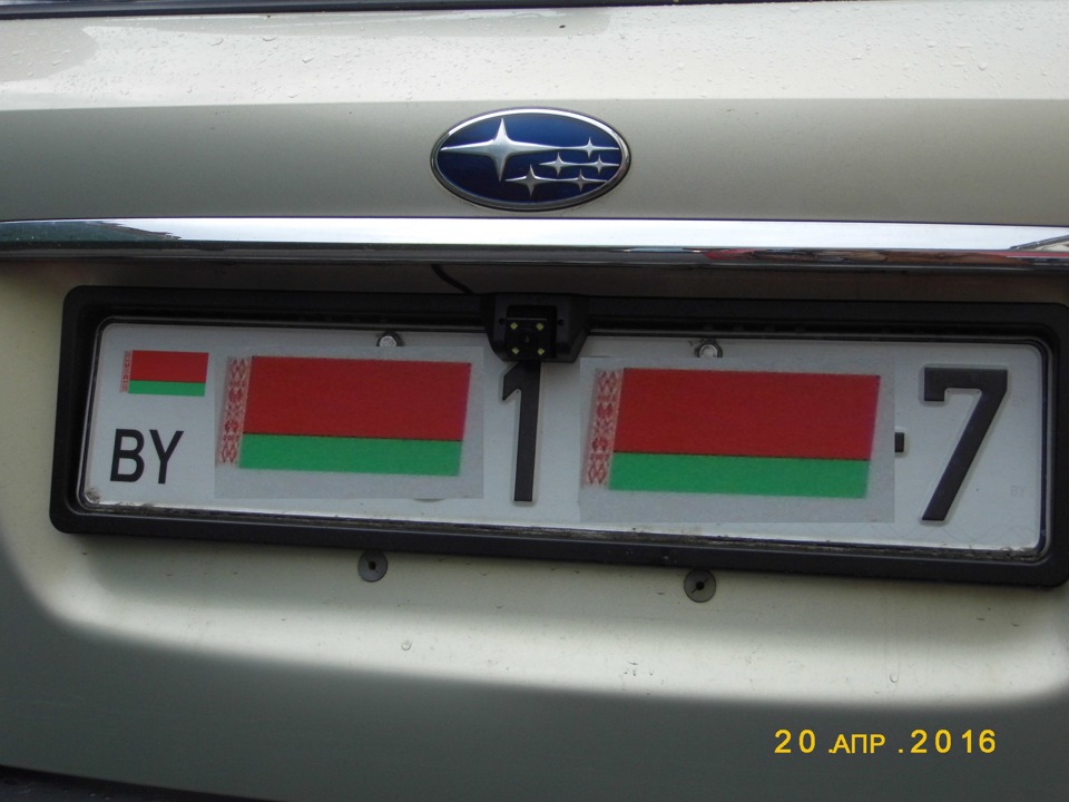 вот такая вот камера с рамкой, сильно камера не настраивается, да и не надо — Subaru Outback (BP)