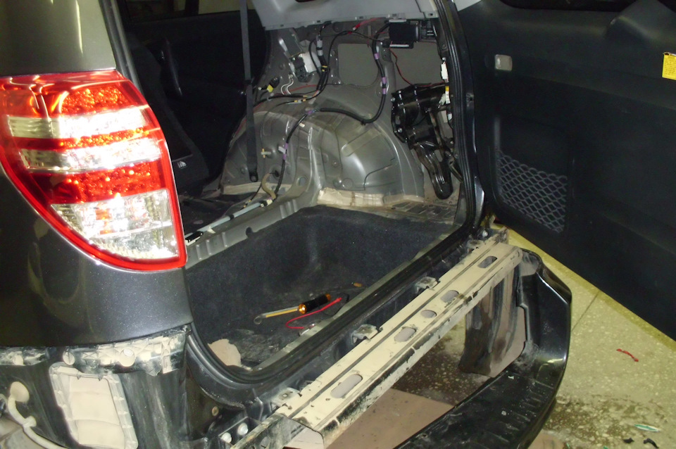 Фото в бортжурнале Toyota RAV4 (III)