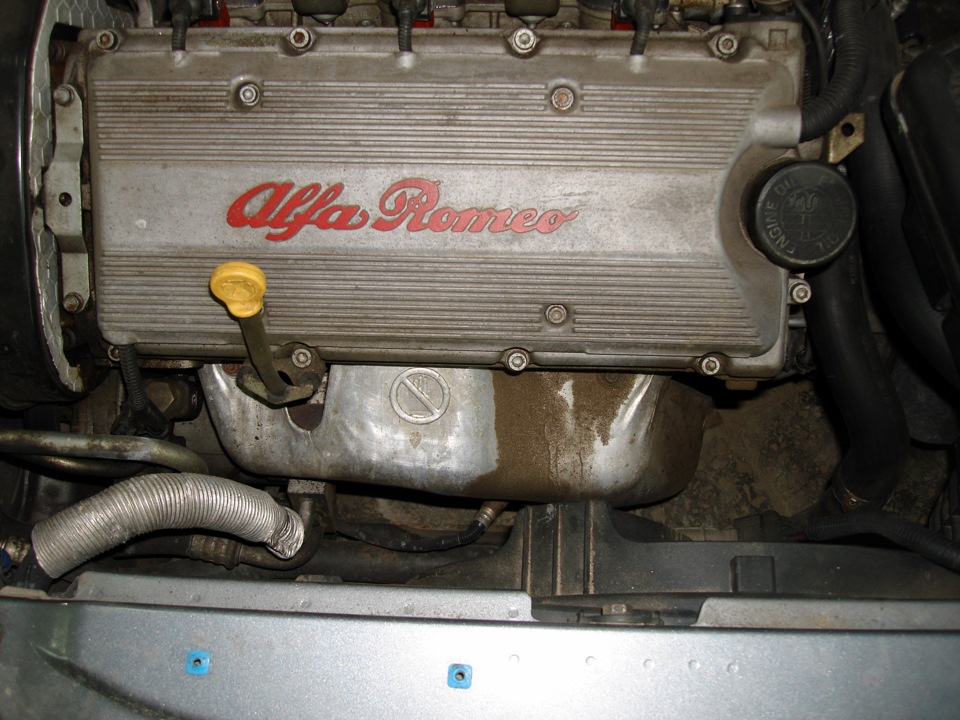 подтеки из под клапанной — Alfa Romeo 166