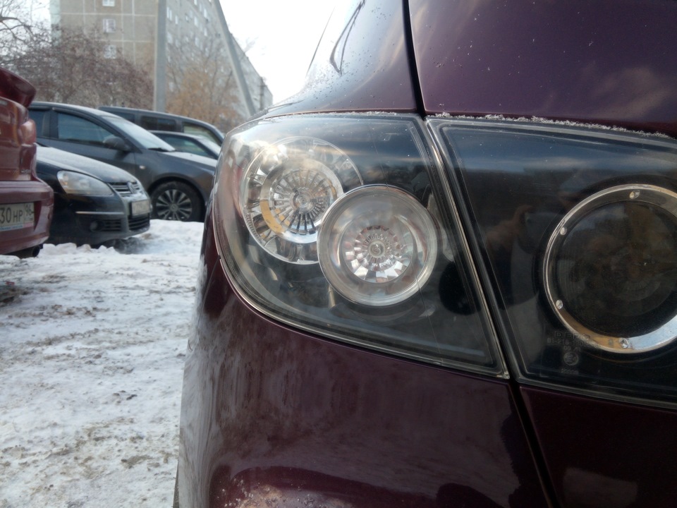 на месте — Mazda 3 (1G) BK