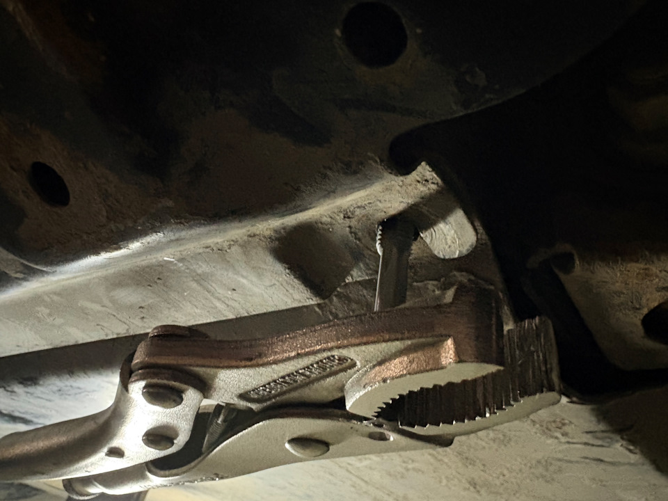 Фото в бортжурнале Mitsubishi Pajero (4G)
